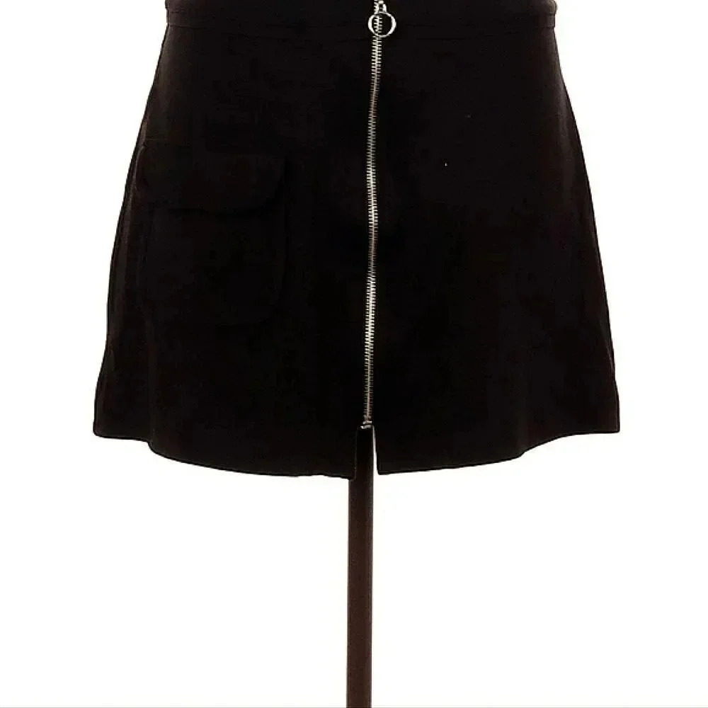 Alice + uo black skirt with silver front zipper side pocket detail Size Medium